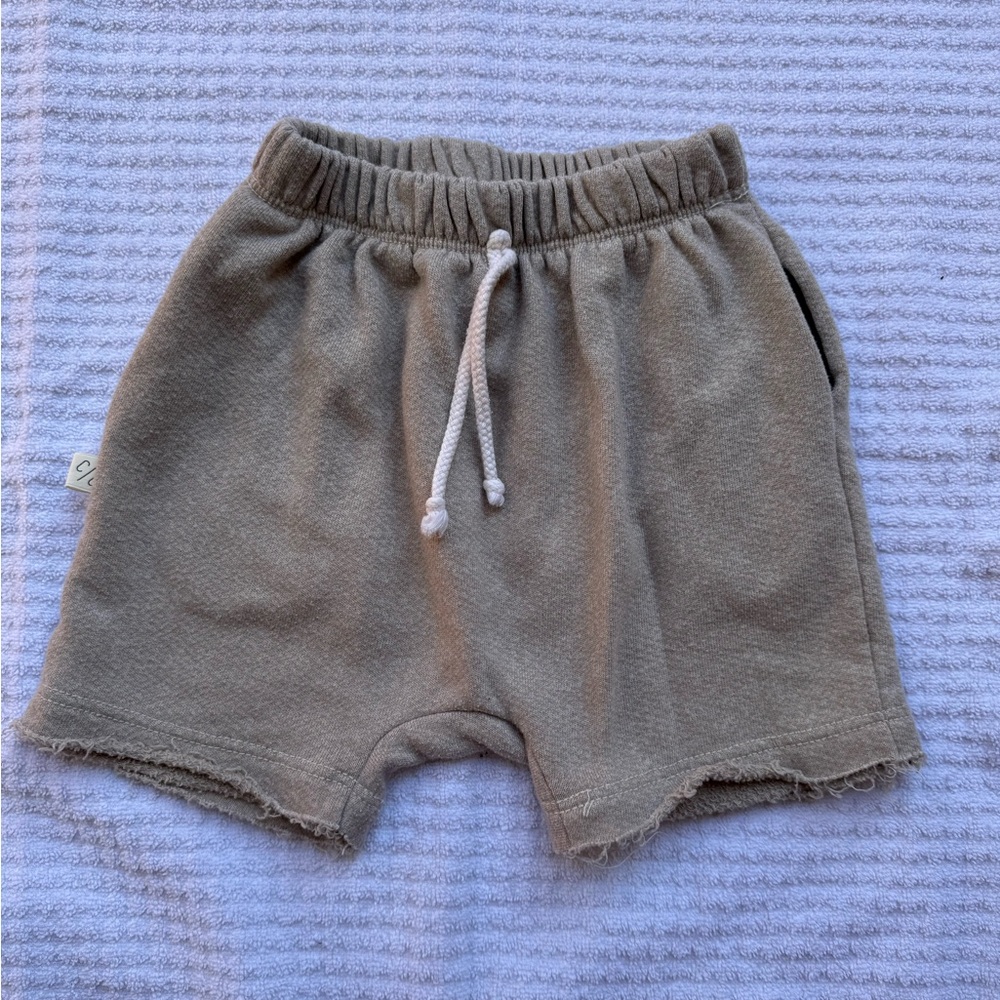 Childhoods Clothing boy shorts. Size: 4T. Color: atmosphere heather